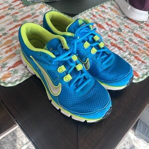 Nike Blue & Lime Lightweight Running Shoes